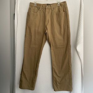 SADDLEBRED Men’s tan jeans size 35 x 30.